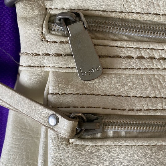 B.O.C. Born Concepts oyster white leather shoulder/cross body purse - Picture 6 of 8